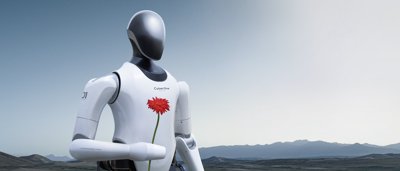 Le robot humanoïde Xiaomi CyberOne tenant une rose rouge.