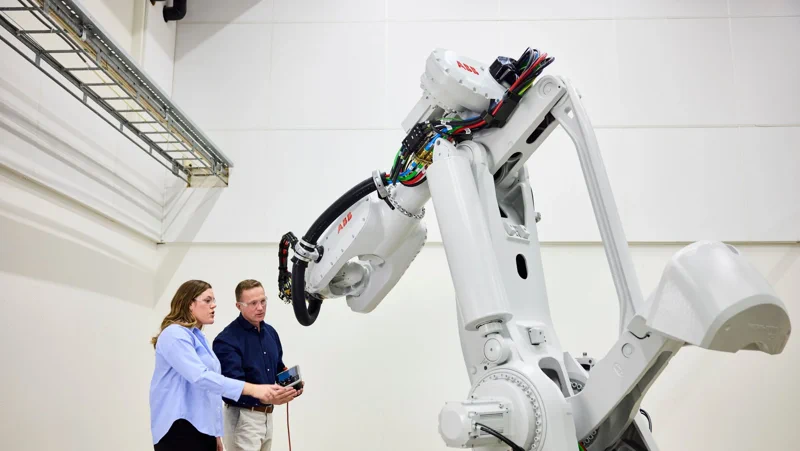 SoftBank rachète ABB Robotics : la grande consolidation