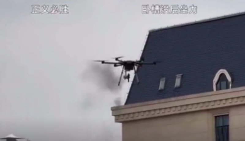 Des spectacles lumineux aux tirs mortels : la guerre des drones IA est là