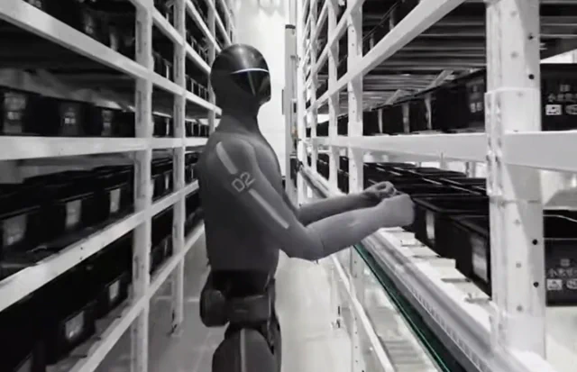 CyberOne od Xiaomi se potí: Bionické ruce zvládnou těžkou práci