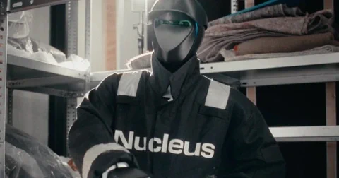 Nucleus wdraża humanoidy w 90 dni i sprzedaje pracę na godziny