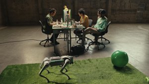 Claude AI od Anthropicu učí robopsa nové triky