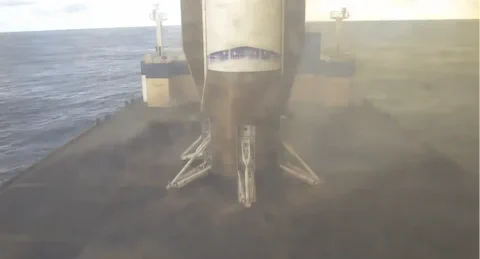 Bezos nel club dei lanci spaziali dopo 25 anni