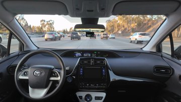 Comma Four: Kleinere ADAS-hardware, dezelfde prijs