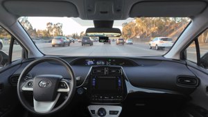 Comma Four : moins de matériel, même prix