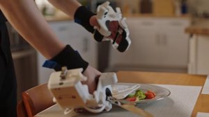 Robot training: Menselijke leraren versus YouTube