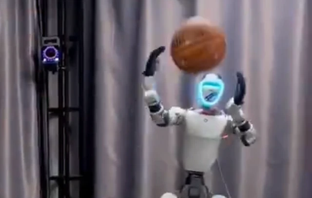 HumanX: robots que aprenden a boxear solo viendo videos