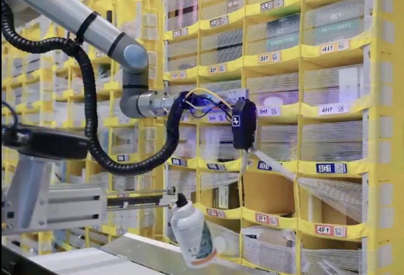 Amazon dévoile Vulcan : Premier robot d'entrepôt doté du sens du toucher