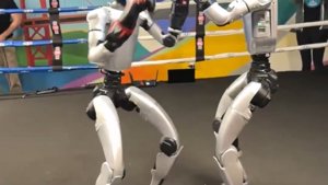 Robot Rumble: Robot controllati in VR si preparano alla battaglia