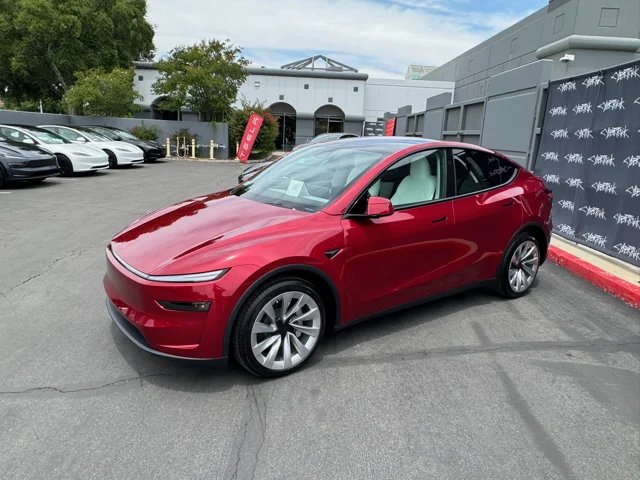 Tesla testuje samochody bez kierowcy na ulicach Austin, zapowiada auto-dostawy