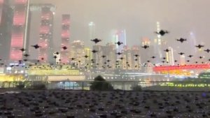 Čína vedie v technológii rojov dronov s fascinujúcou ukážkou