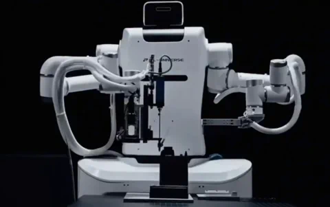 Zeus 1: Il robot umanoide ad alta precisione di PL-Universe