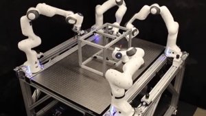 RoboBallet: AI choreografuje robotické ramená s precíznosťou