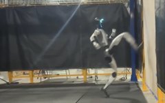 Un robot réussit un salto mural : percée d'OmniRetarget