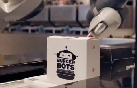 Ristorante in California impiega robot per servire hamburger in 27s