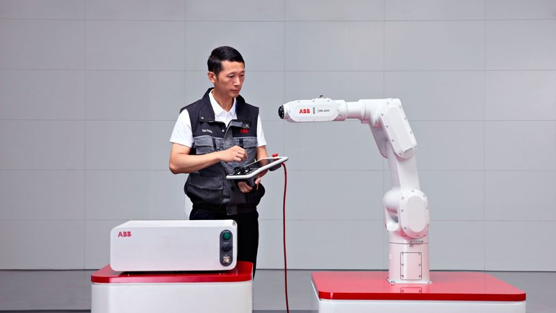 ABB Robotics: Průmyslový gigant v automatizaci