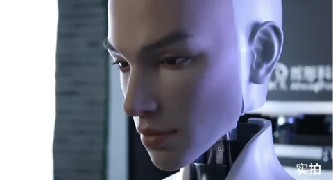 Il robot M1 di AheadForm sfida l'Uncanny Valley