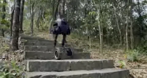 Il robot con ruote di LimX ridefinisce 'tutto terreno'