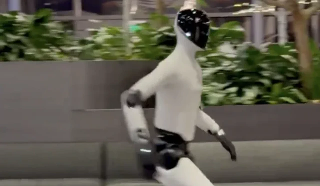 Il robot di Figure corre, superando Tesla