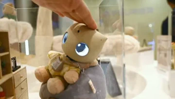 Nieuwe desktoprobot van Fourier is een meertalige peuter