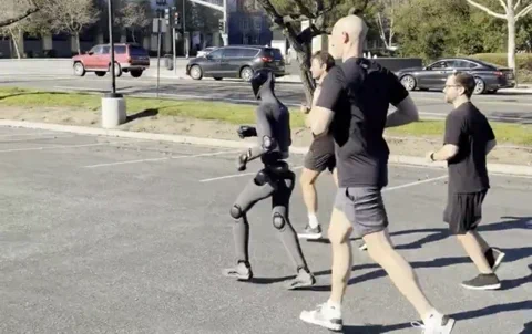 Il robot di Figure ora corre: addio tapis roulant 🏃♂️