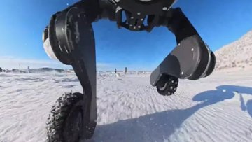 Deep Robotics M20 drift als een pro door de sneeuw bij -30°C