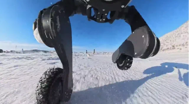 Deep Robotics M20 drift als een pro door de sneeuw bij -30°C