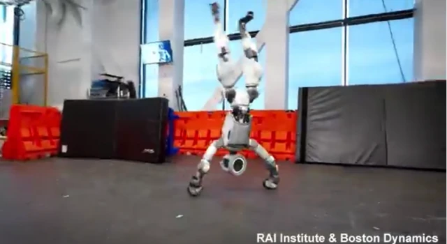 Atlas: camina como un humano y salta como un gimnasta