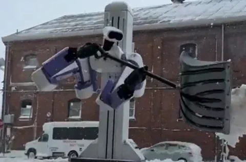Reflex Robot: dal magazzino alla neve, addio spalatura