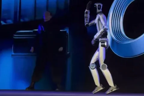 Il robot umanoide di Honor debutta con un Moonwalk perfetto