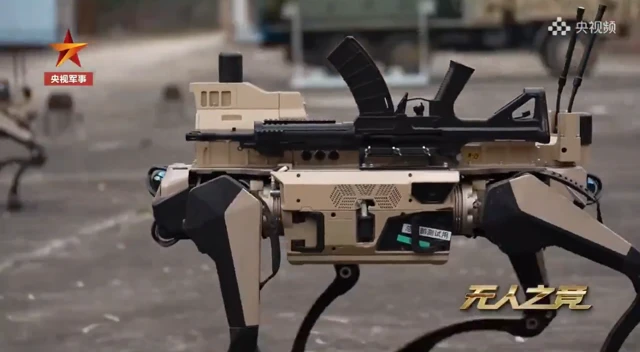 Alcateia de Lobos Robôs da China vem Armada com Rifles e Mísseis
