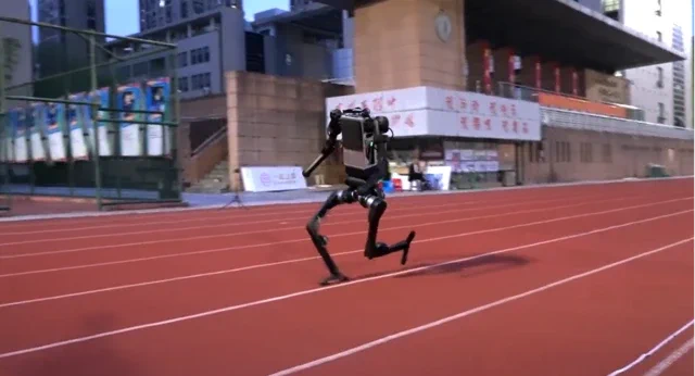 Humanoid Unitree H1 láme světový rychlostní rekord s 10 m/s