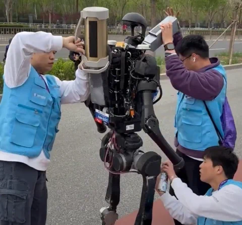 Robot humanoïde au marathon : glace, lubrifiant et batterie