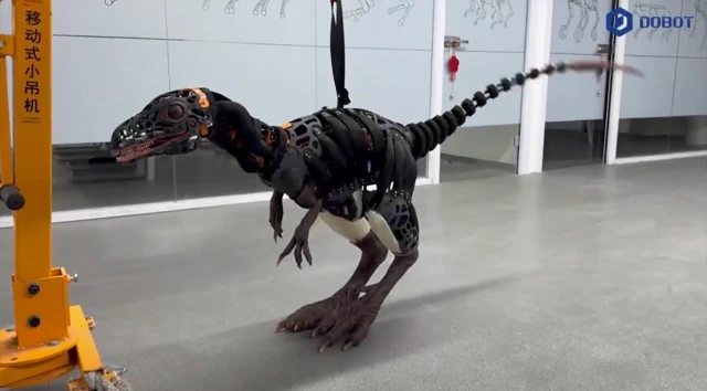 El nuevo dinosaurio robot de DOBOT respira por primera vez