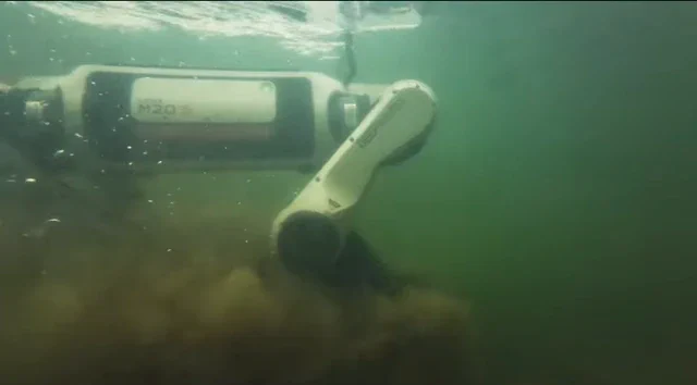 DEEP Robotics: Lynx M20S sfida gli stagni come pozzanghere