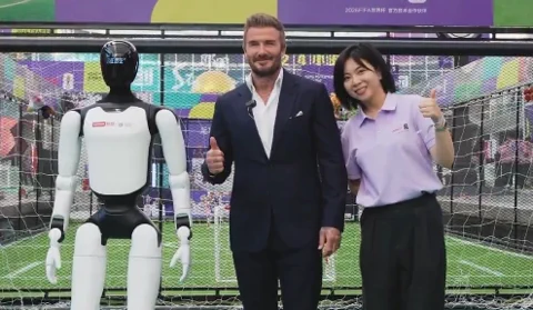Le robot humanoïde Agibot A3 défie David Beckham au football