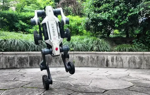 Deep Robotics Lynx S10: Mitad Skateboard, Mitad Cabra Montesa