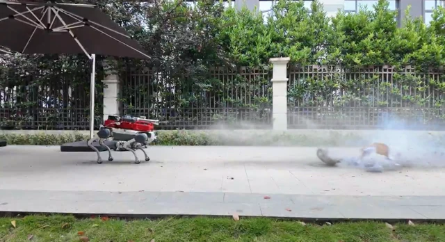 Čtyřnohý robot DEEP Robotics je nyní hasičem
