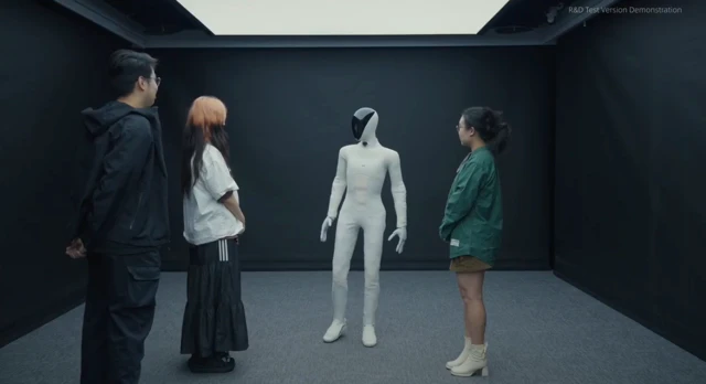 Robô Humanoide da XPeng Passa no Teste de Conversa Fiada