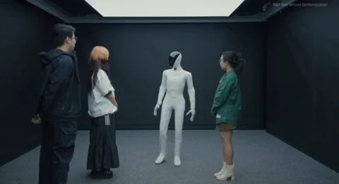 Robô Humanoide da XPeng Passa no Teste de Conversa Fiada