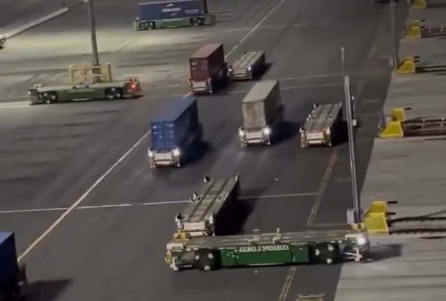 China's Smart Port: Robots on the Move