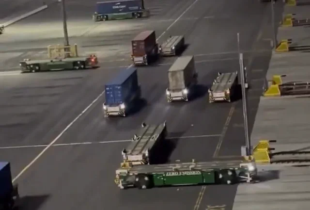 Porto intelligente cinese: robot in movimento