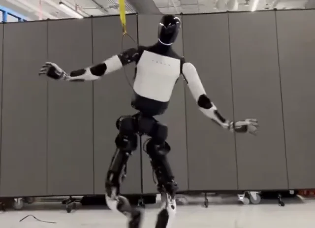 Elon Musk partage une impressionnante vidéo de robot dansant sur X